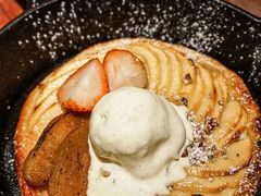 焗酥皮蘋果撻配雪呢拿雪糕-Oasis Bar & Grill