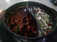 鸳鸯锅-旺巴蜀小郡肝串串香(登高西路店)