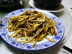 野芦蒿炒臭干-广迎居老正兴菜馆