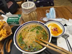 -云阿蛮云南生烫牛肉米线(奉贤路店)