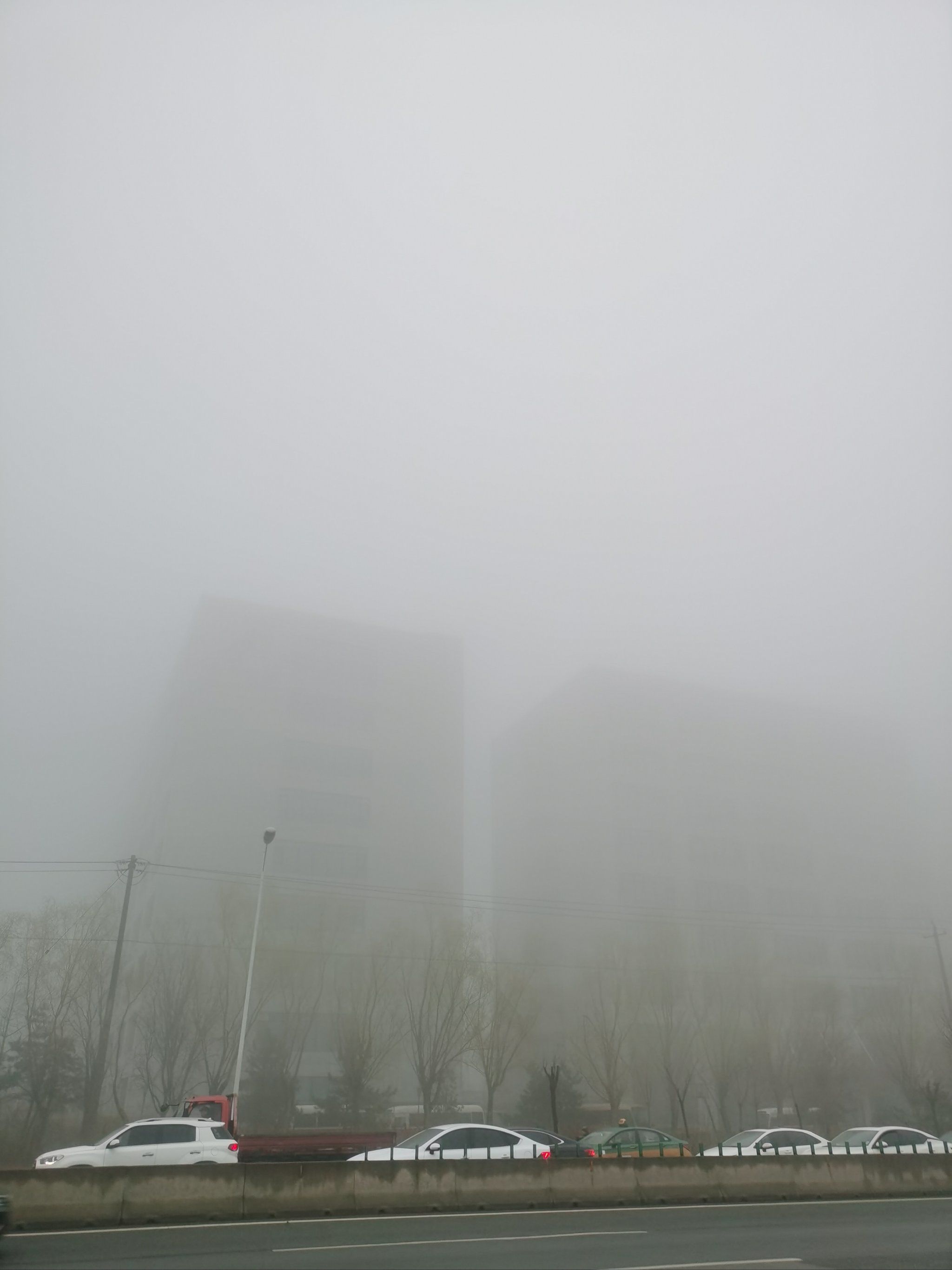 雾蒙蒙的天气