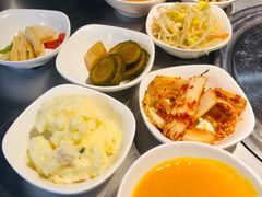 -韩聚屋韩国烤肉餐厅(新北万达店)
