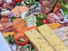 -山野的朋友露营炭火烤肉