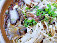 腊肉炖花溪榨笋-张氏父子常德肠子馆(红星总店)