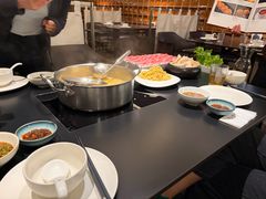 -鲜入唯煮·港式海鲜牛肉火锅(金宝街店)