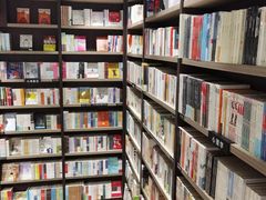 -钟书阁(群光广场店)