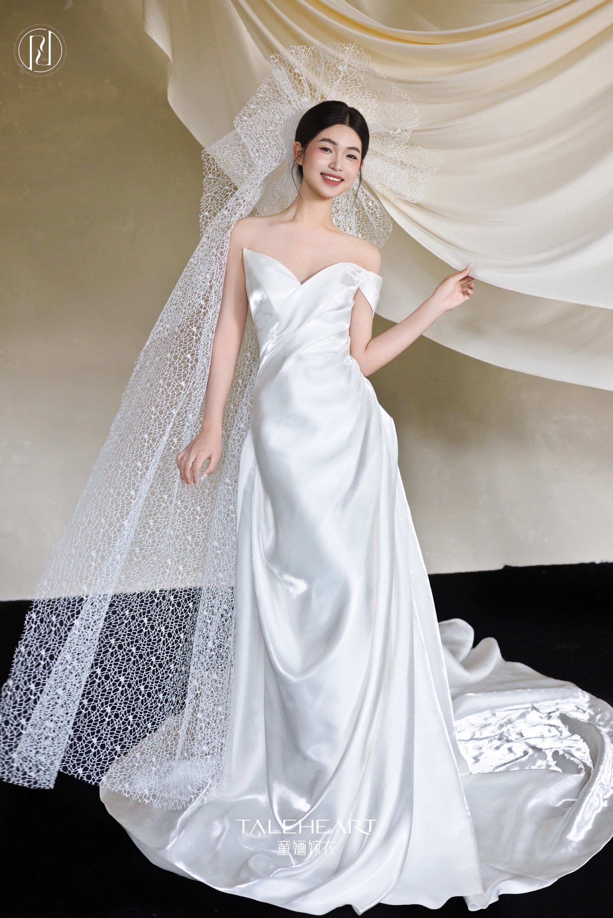 抹胸轻纱美翻/阜阳婚纱