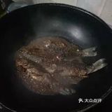 简单易做的家常菜：香煎鲫鱼