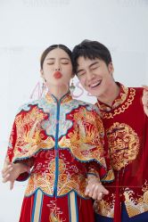 -雪中彩影婚纱摄影·微光艺术中心