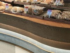 面包甜点陈列柜-西村叔叔的店·面包·甜品·蛋糕(清河万象汇店)