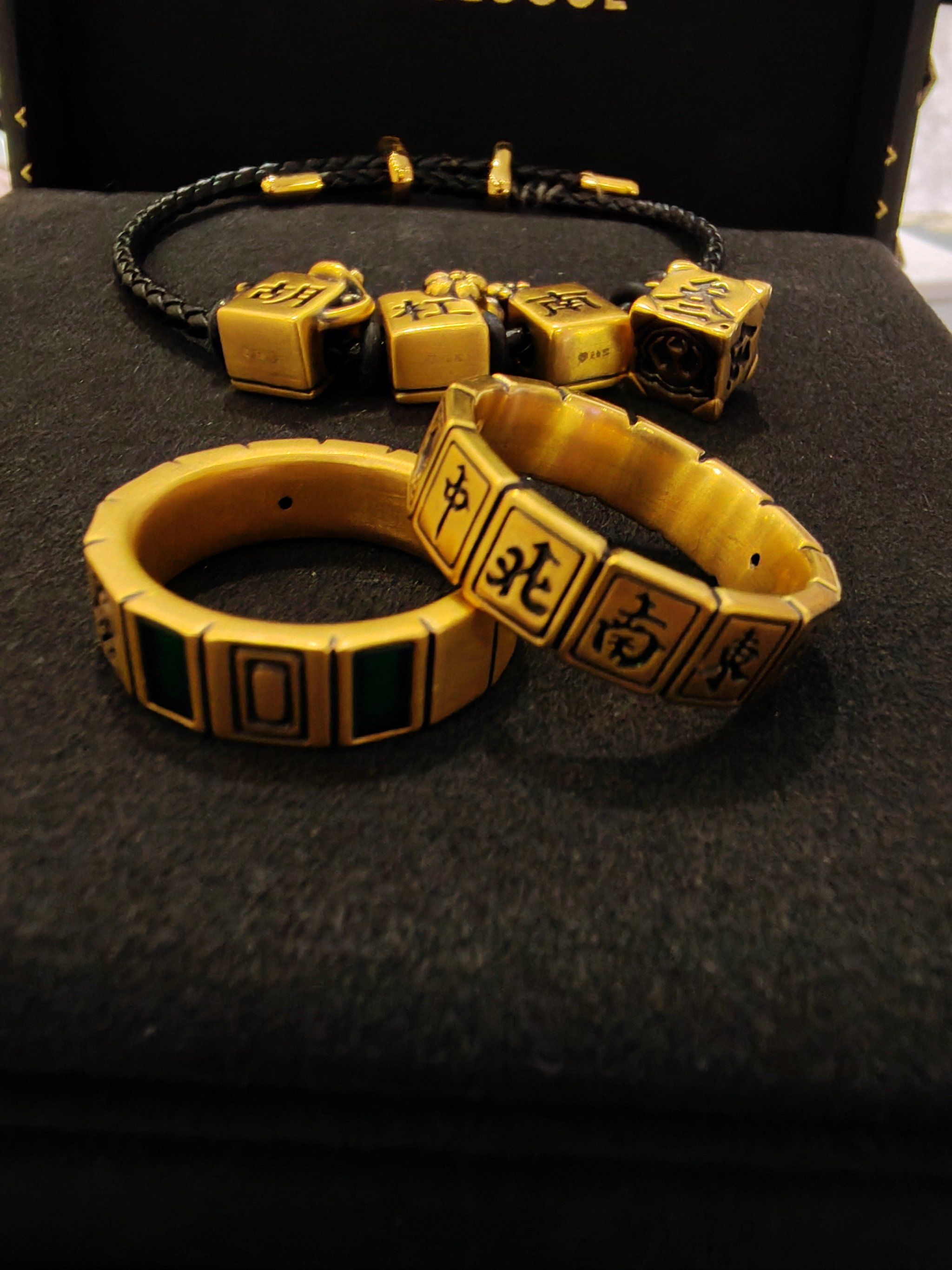 手工金饰美不胜收✨黑金戒指