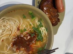 -亮亮面馆(经六路店)