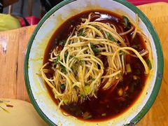 -拈签一笑黄牛肉辣卤串串
