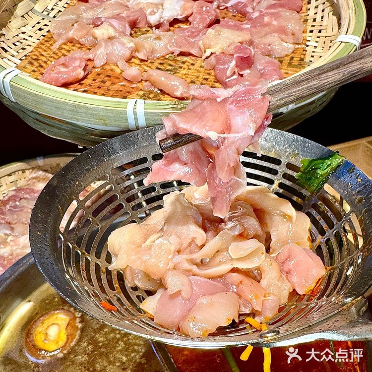 这锅菌汤鸡鲜到我连喝三碗！爱了云南风味！