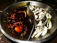 菌香鸳鸯锅-晓宇重庆火锅(赛格国际购物中心店)