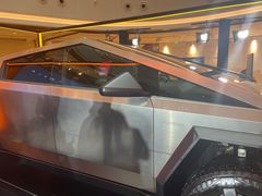 -TESLA 特斯拉(上海太古汇体验店)