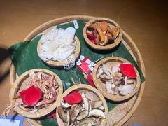 -菌彩云南野生菌火锅(万达广场店)