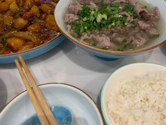 奔跑牛肉-犇逸·乐山跷脚牛肉·四川现炒(览海店)