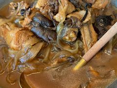 小鸡炖蘑菇-关东小磨东北菜(上海长风大悦城店)
