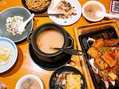 -莲餐厅·湖北菜·藕汤是头牌(愚园路店)