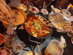 -何师烧烤Pro ·江湖川菜·小龙虾·精酿啤酒(太古里旗舰店)