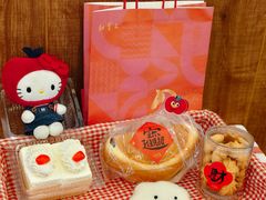 -红宝石·鲜奶小方·海派西点房(南丹店)