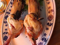 -J Daeng Seafood