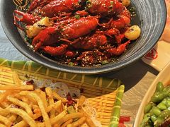 -肥肥虾庄·金牌油焖大虾(杨园滨江时代walk店)