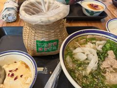 -云阿蛮云南生烫牛肉米线(奉贤路店)