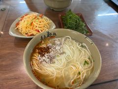 -亮亮面馆(经六路店)