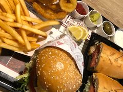 -The Habit Burger Grill 哈比特汉堡(复兴soho店)