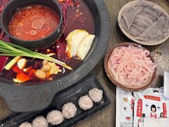 -黄潇洒老火锅(九眼桥宏济巷店)