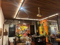 -Cuc Gach Quan Restaurant