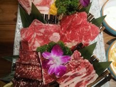 黑牛六拼-明洞阿姨·韩式酱蟹烤肉·创意料理(三元桥店)