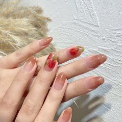 -花岐款式专研健康美甲沙龙