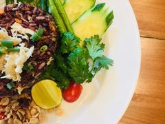 -Chom Cafe and Restaurant