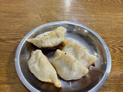 -黄阿姨锅贴大王(万航渡路店)