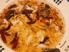 -渔语鱼酸菜鱼新川菜(来福士店)