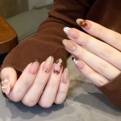 -桃色美甲沙龙