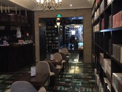 -钟书阁(松江泰晤士小镇店)