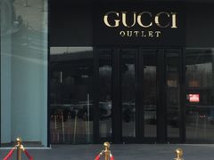 -Gucci(首创奥特莱斯店)