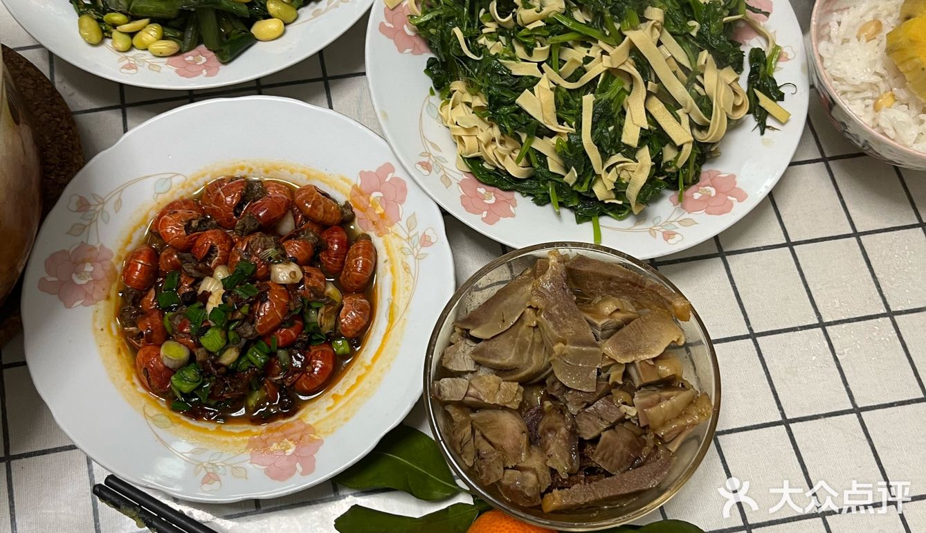 温暖一锅自制鸡汤