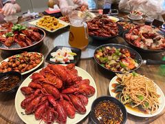 -巴厘龙虾·榜首油焖大虾(音乐学院·沿江酒馆店)