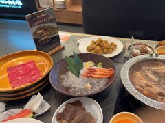 -牛YO寿喜烧·铁板烧和牛火锅自助(市府恒隆店)