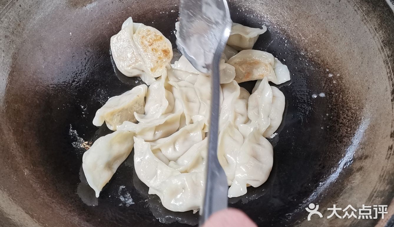 丰富而有层次的煎饺就诞生啦！