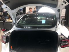 -TESLA 特斯拉(上海太古汇体验店)