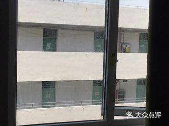 我这家是最便宜的，135一晚，+90元一天的餐费