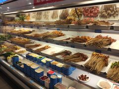 自助取餐区-让签签飞小郡肝串串香(春熙路形象店)