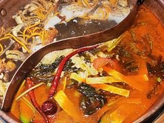 -洱火云南酸菜牛肉火锅(石景山当代商城店)