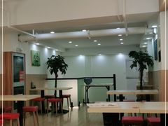 大堂-八卤粉面·西安刀削·绵阳米粉(三湘泗宝店)